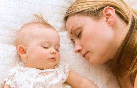 Как отучить ребенка спать с родителями в 5 месяцев