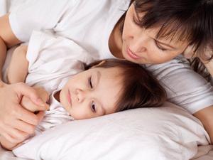 Как отучить ребенка писать в кровать ночью в 2, 3, 4 года, в 5, 6 лет народными методами?