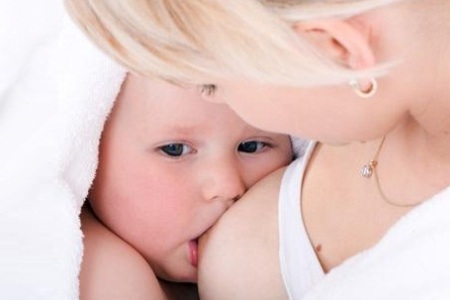 Насморк у ребенка 4 месяца чем лечить