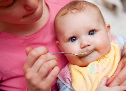 5 месяцев ребенку развитие питание