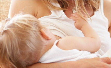 Как развивать ребенка в 10 месяцев комаровский