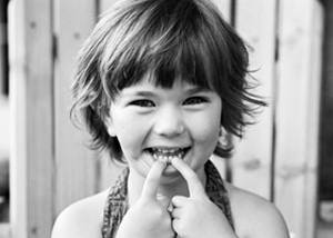 Время появления молочных зубов у ребенка