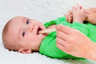 Чем лечить горло ребенку 8 месяцев в домашних условиях